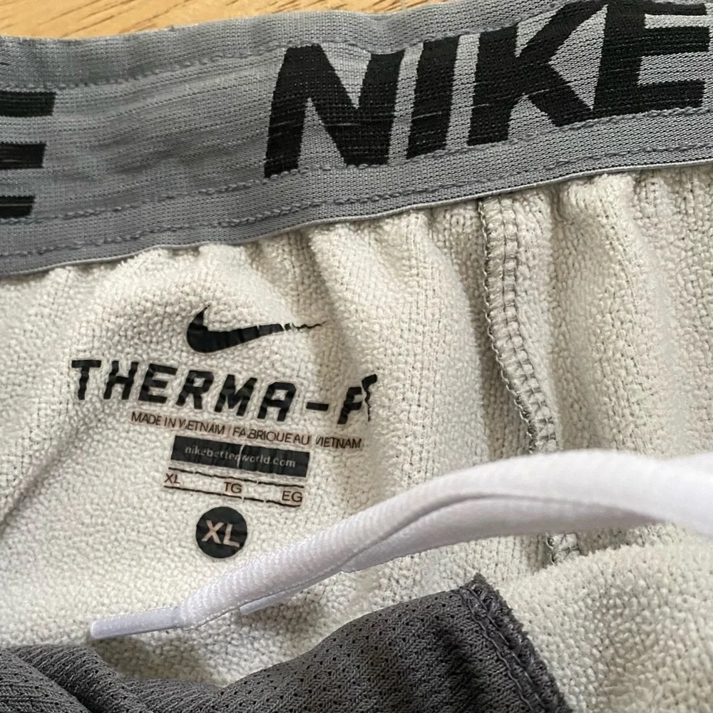 Nike Therma Fit‎ Men’s XL Gray KO 3.0 Poly Athletic Pants